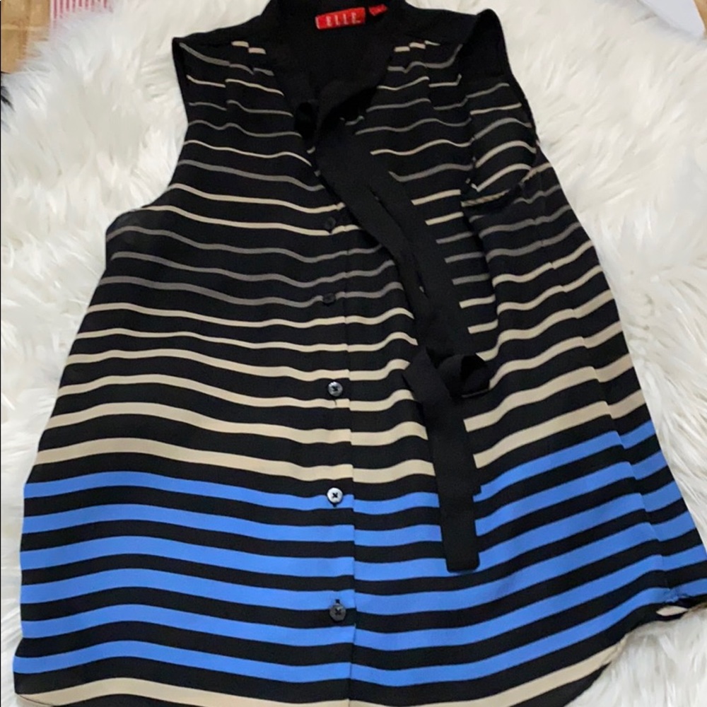 Sleeveless blouse